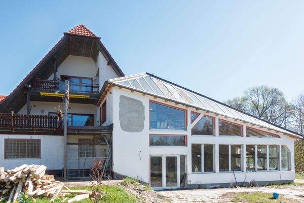 Ansicht mit Schwimmbad