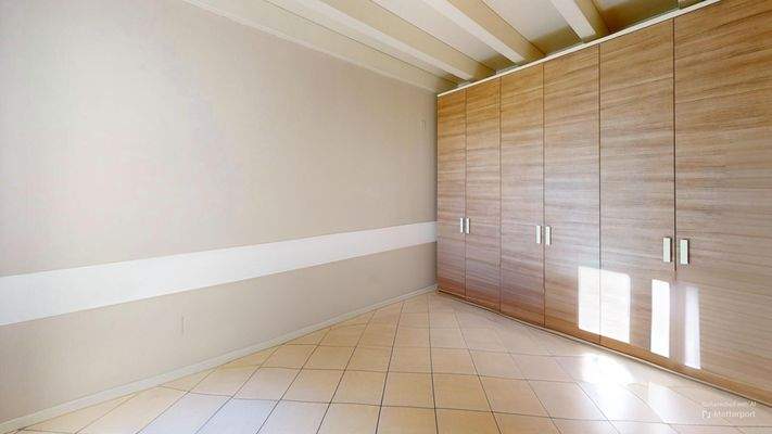 PP-008-132-Bedroom 5.jpg