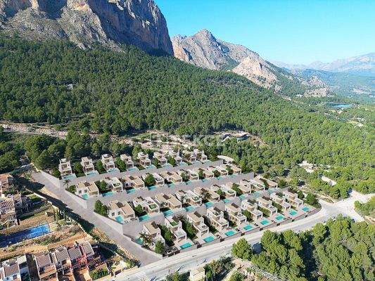 Luxurious Detached Villas with Pool in Polop Costa Blanca