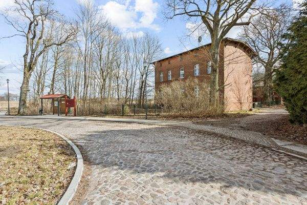 Außen Bushaltestelle Bahnhof