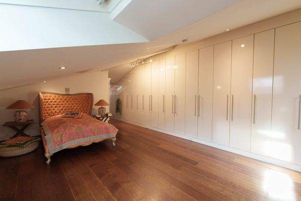 Luxuriöse Dachgeschoss-Schlafzimmer