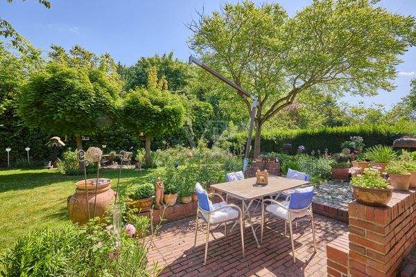 Freisitz Garten Hauptwohnung