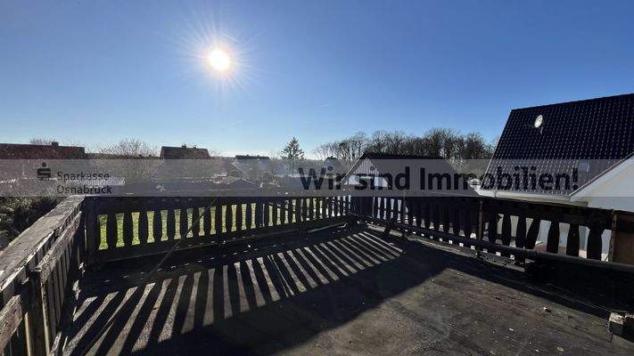 großer Balkon / Terrasse
