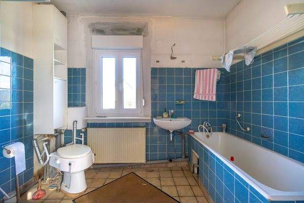 EG Dusch- und Wannenbad Ansicht 1