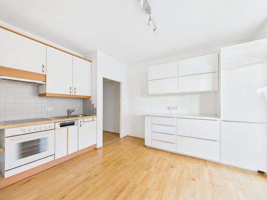 CAM04191G0-PR0070-STILL003