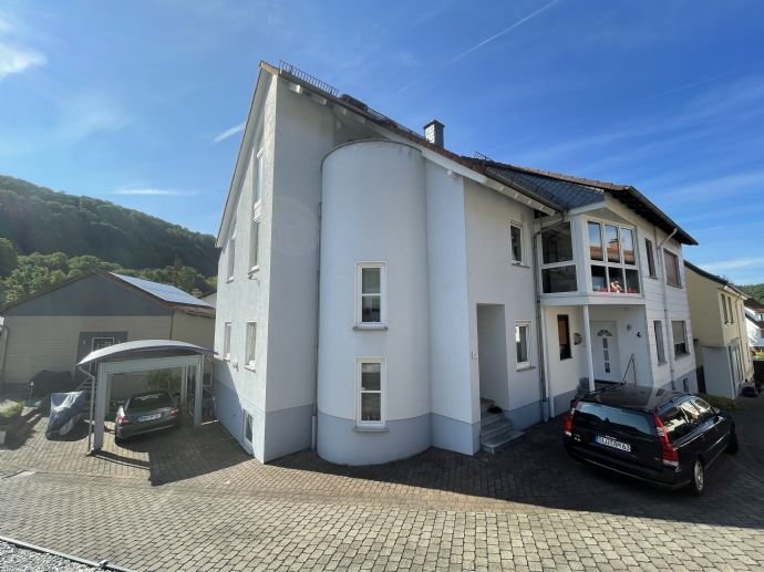 Hochwertiges Zweifamilienhaus, ( 2 Häuser).            Provisionsfrei