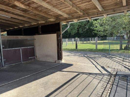 Stallgasse in der Scheune
