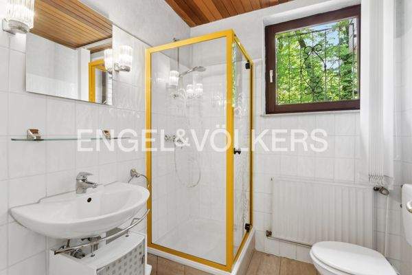 EV - Badezimmer im KG