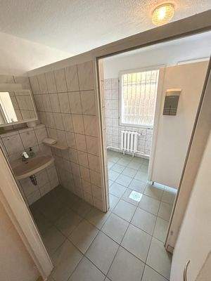 Zentrale Sanitärräume für Gäste, Damen, Personal