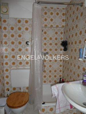 Badezimmer mit Dusche