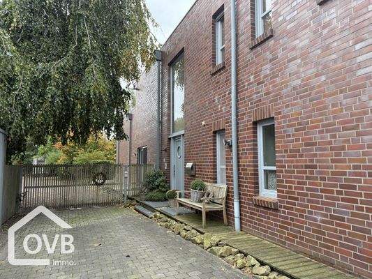 Auffahrt / Tor / Eingangsbereich