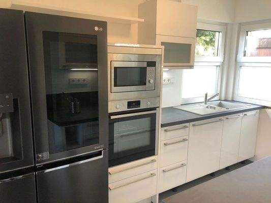 Küche mit Neff- & AEG-Geräten