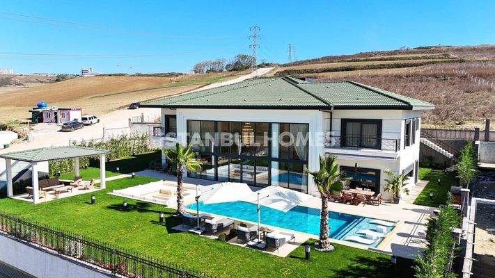 Luxury Houses with Extensive Amenities in Istanbul Buyukcekmece