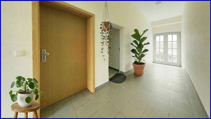 Hausflur und Wohnungstür