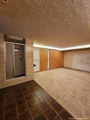 ...mit Fitnessbereich/DU