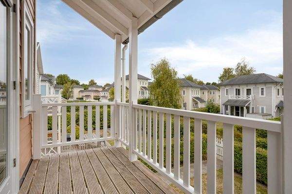 Schlafzimmer Villa Cape Helius Arbeitsplatz Balkon Zugang Yachthafen Hellevoetsluis03