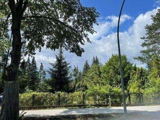 Blick auf das Grundstück