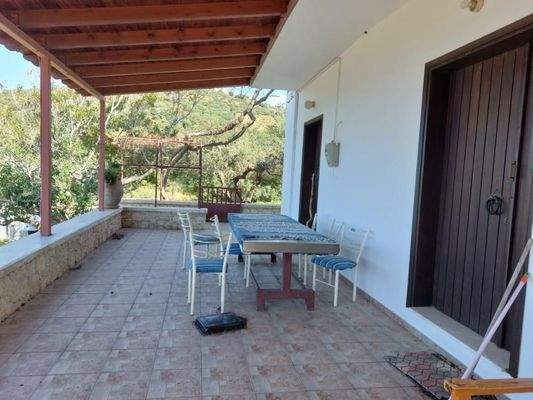 Kreta, Mochlos: Charmantes Haus mit Meerblick und Garten mit Olivenbäumen zu verkaufen