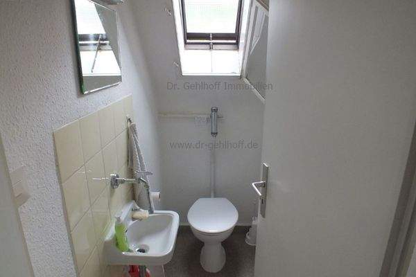 separates WC im DG-Flur