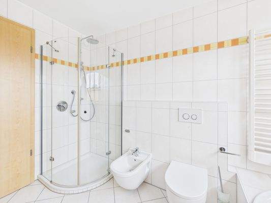 Dusche, Bidet, WC
