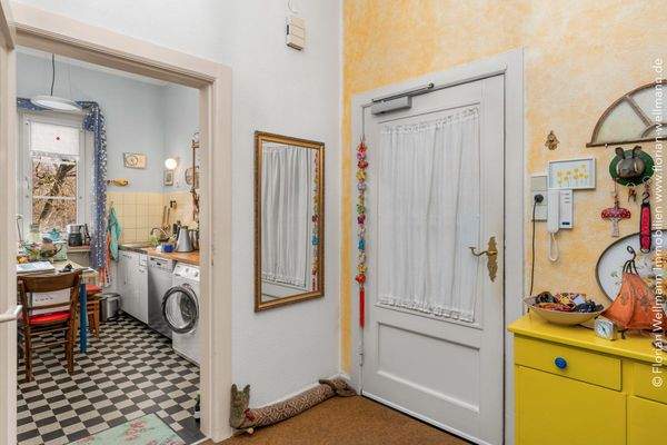 Eingangsbereich mit Blick auf die Küche