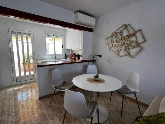 Essbereich und Küche im EG