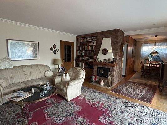 Wohnzimmer mit Kamin
