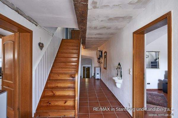 Eingangsbereich mit Treppenaufgang