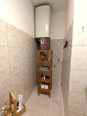 Nische mit WM-Anschluss im Bad