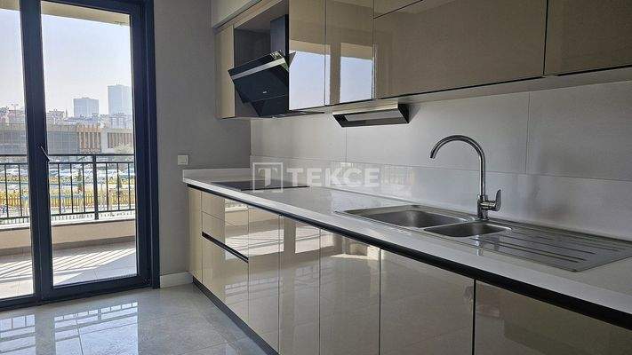 Apartments Near D-100 Highway and Metro in Istanbul Kartal