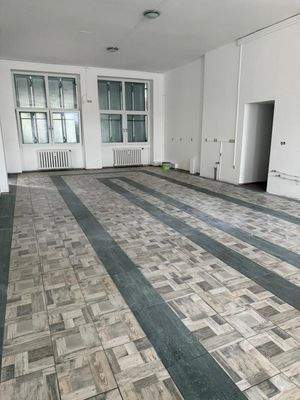 gr. Gewerbe- oder Verkaufsraum