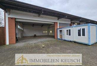 Vorderansicht offenes Tor