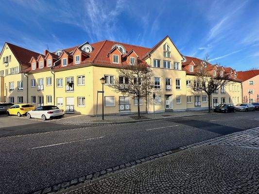 Mehrfamilienhaus - Straßenansicht