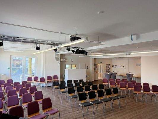 EG Gewerbeeinheit 2 Saal