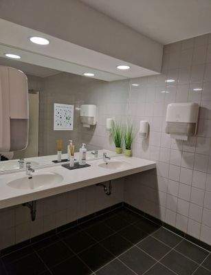 WC Waschbereich Restaurant.jpg