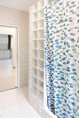 Tageslichtbad mit Dusche 