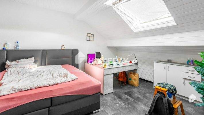 2. OG Schlafzimmer 1 1