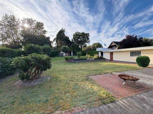 sonnenverwöhnte Süd/Westterrasse