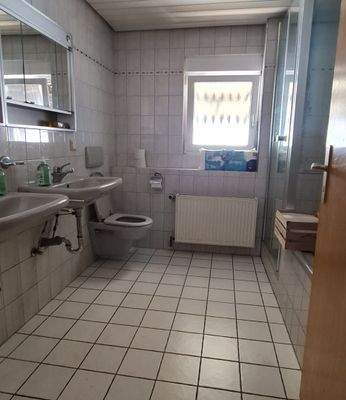 Badezimmer 1. OG.jpg