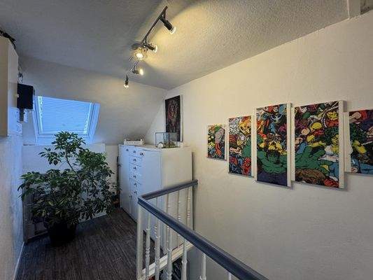 Flur im OG in der re DHH