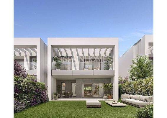 New Townhouses Near the Beach in Marbella Costa del Sol