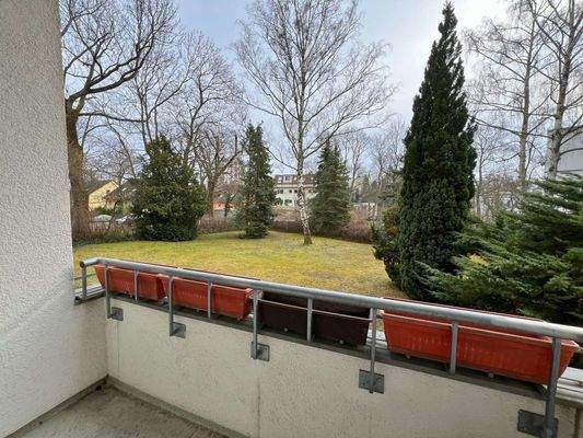 Loggia mit Südausrichtung und Blick ins Grüne