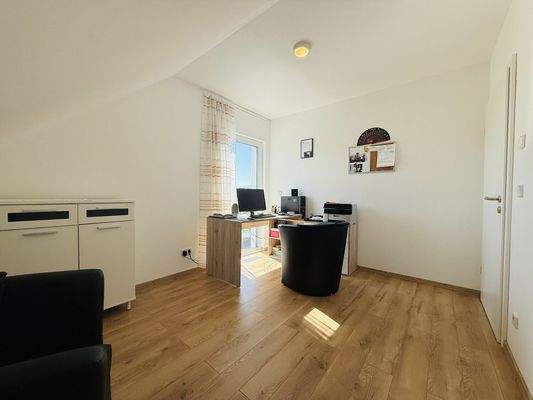 Arbeits-/Kinderzimmer