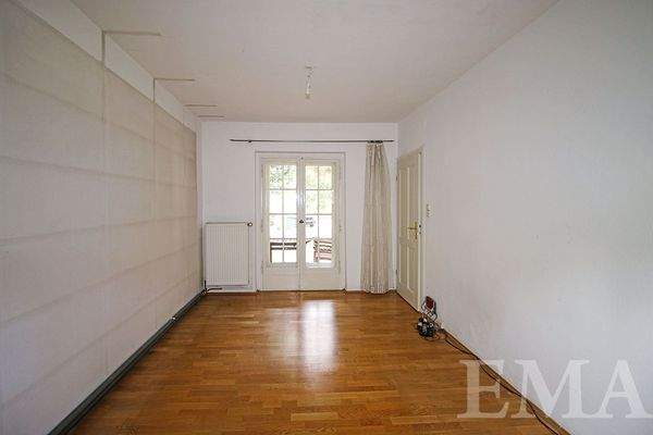 weiteres Zimmer mit Zugang zur Terrasse