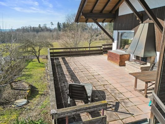 Terrasse (mit Bergblick)