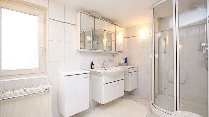 Bad - Hochparterre-Wohnung