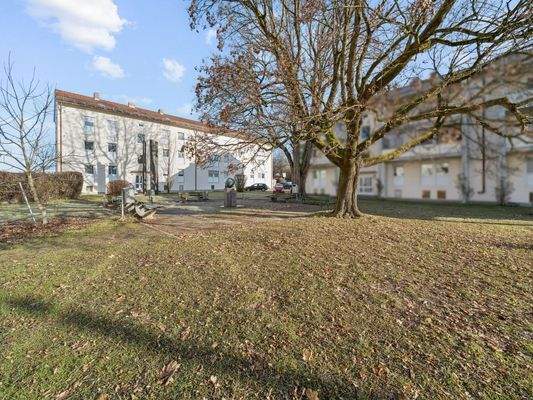 Gepflegter Innenhof II