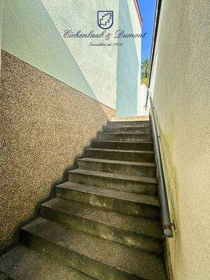 Treppe zum Hauseingang