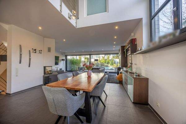 Heller Essbereich/Galerie