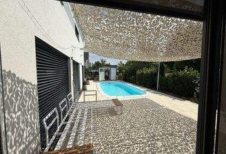 Terrasse Blick zum Pool
